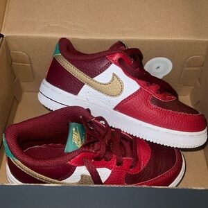 Nike Air Force 1 Team Red Kid's/Metallic Gold-Gym